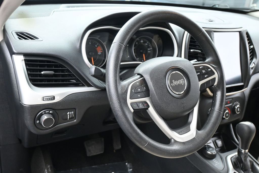 Used 2016 Jeep Cherokee Sport AWD/4WD image 14
