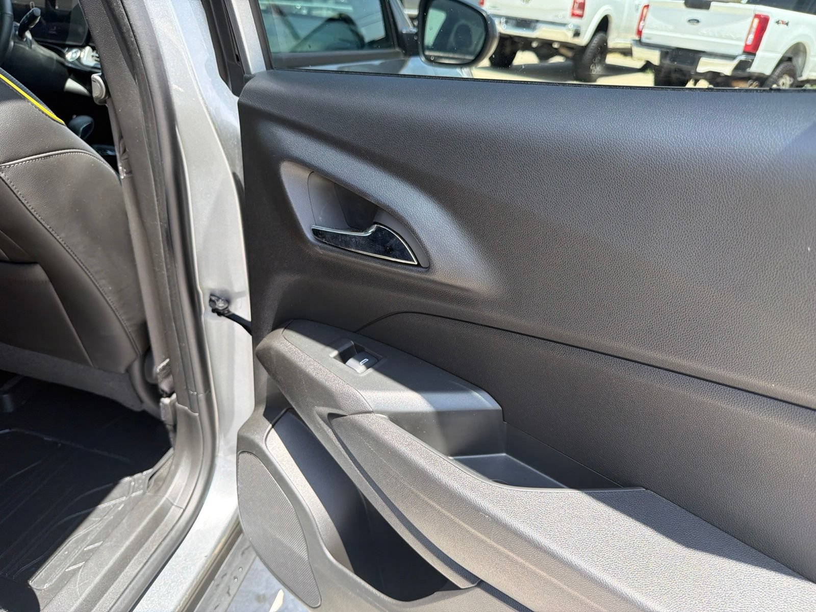 Used 2025 Chevrolet Trax ACTIV w/ Sunroof Package FWD image 11