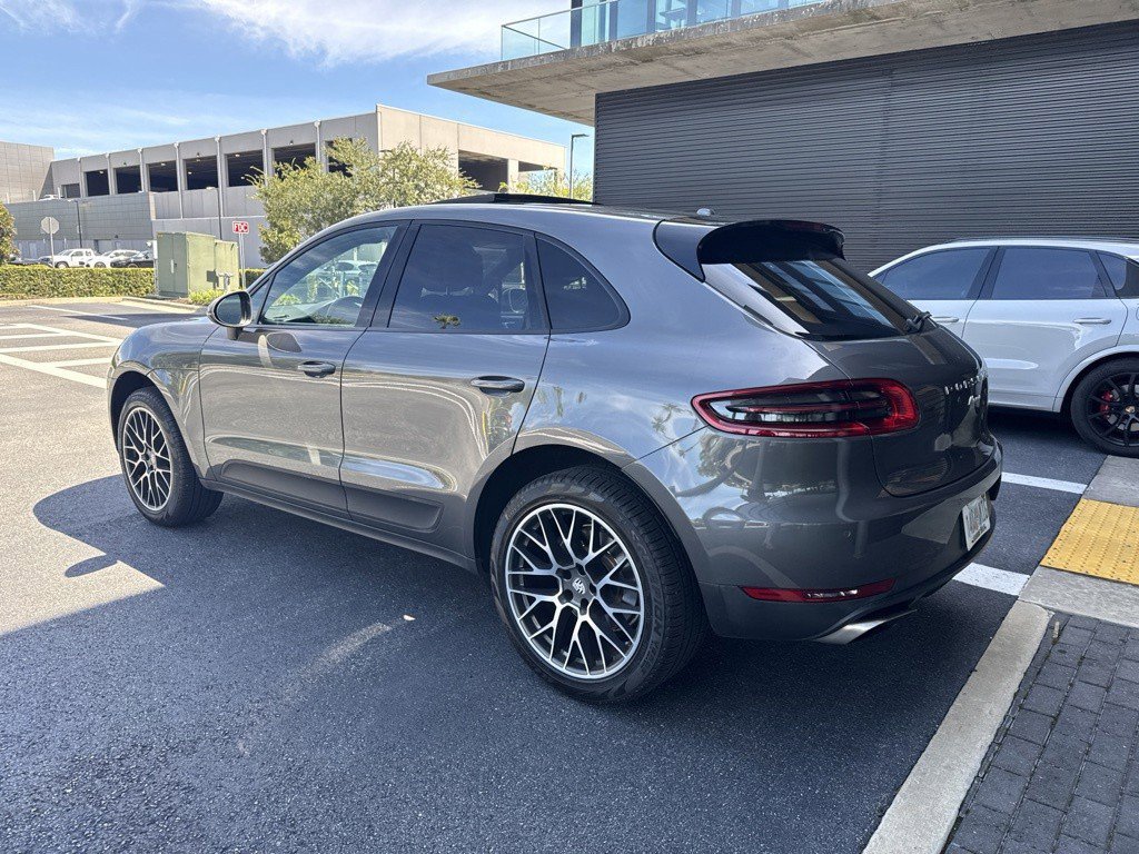 Used 2018 Porsche Macan AWD/4WD image 3