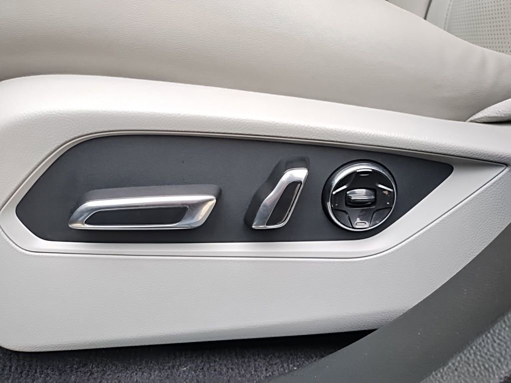 Used 2019 Acura RDX AWD w/ Advance Package image 24