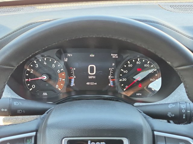 Used 2025 Jeep Compass Latitude w/ Sun & Sound Group AWD/4WD image 14