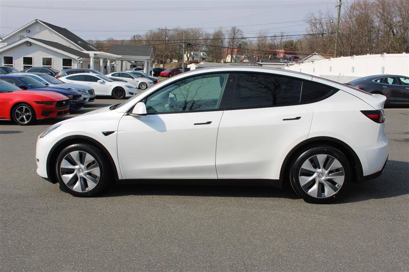 Used 2022 Tesla Model Y Long Range image 5