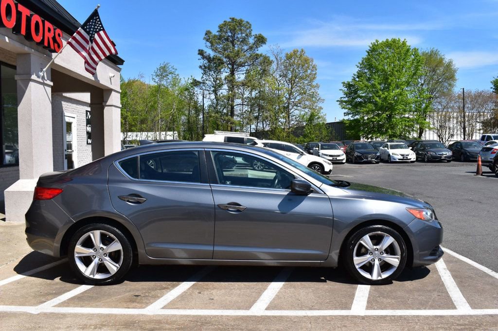 Used 2013 Acura ILX w/ Technology Package FWD image 6