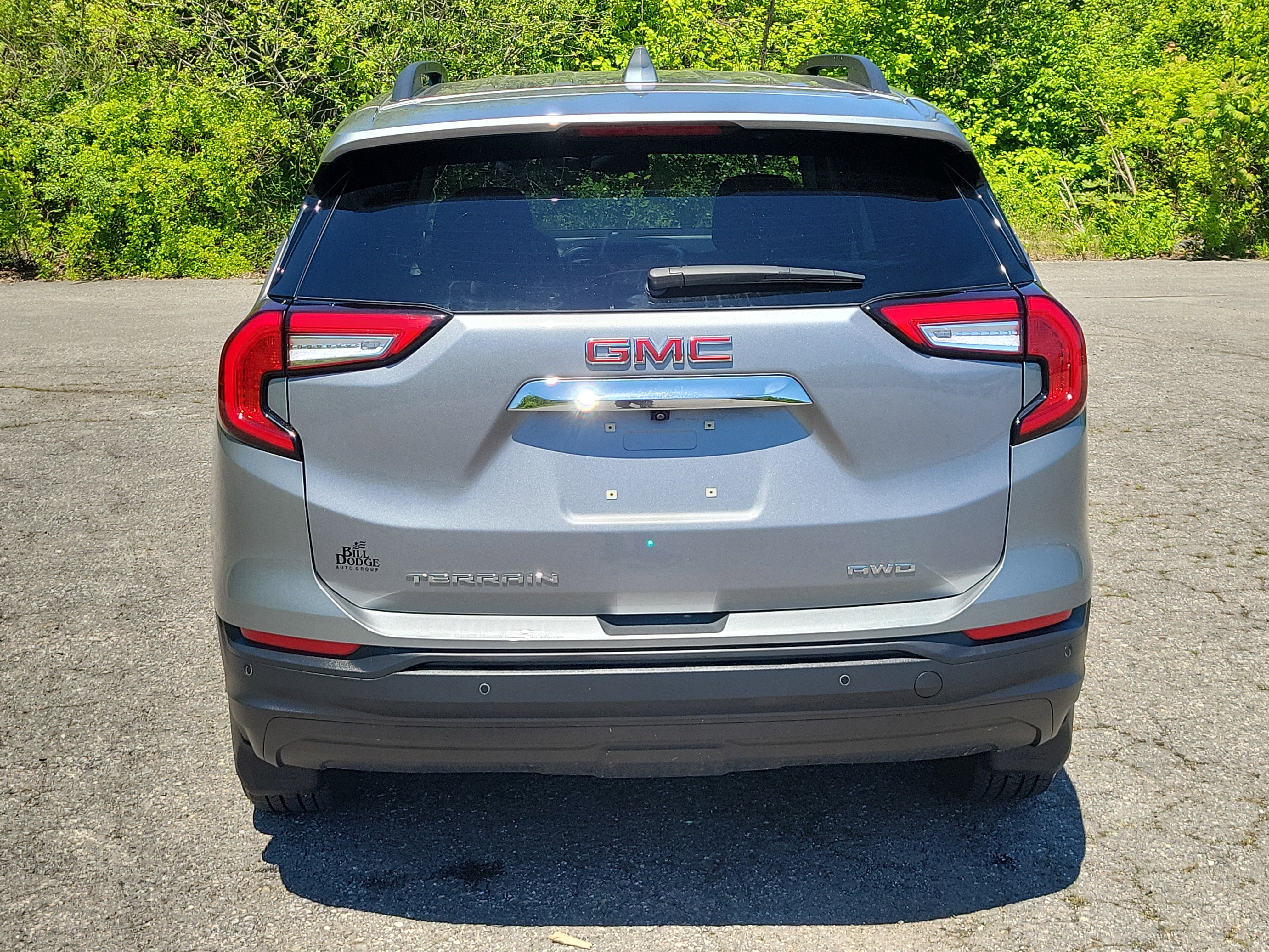 Used 2024 GMC Terrain SLE w/ Driver Convenience Package AWD/4WD image 6