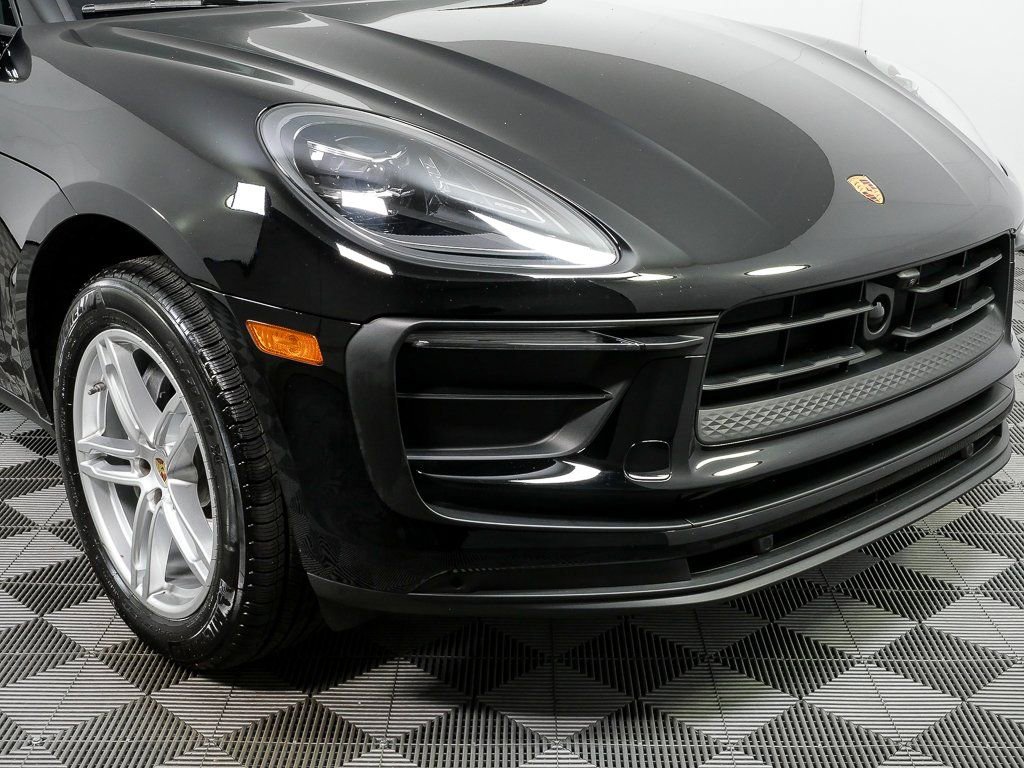 Certified 2025 Porsche Macan image 39