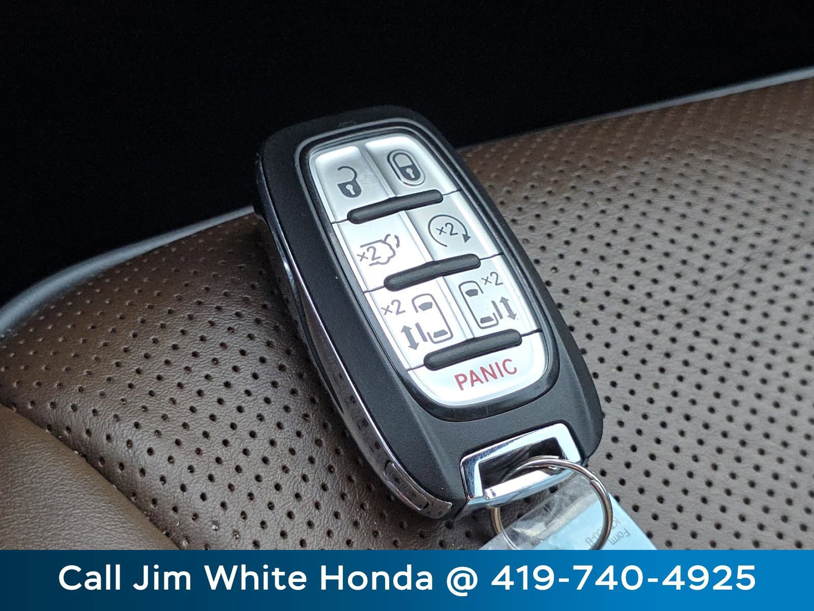 Used 2021 Chrysler Pacifica Limited w/ Uconnect Theater Family Group AWD/4WD image 32