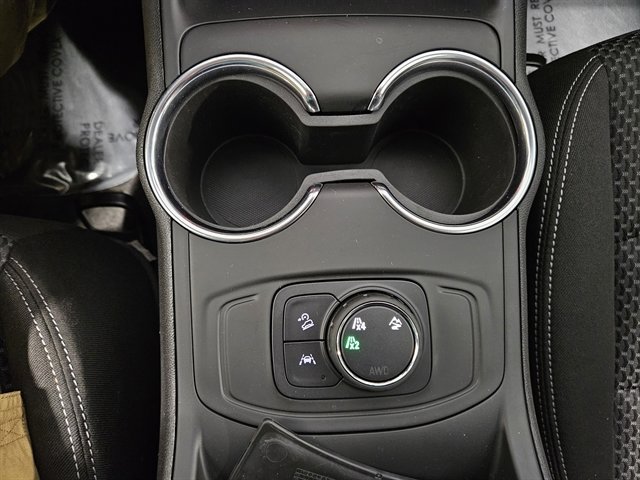 Used 2024 GMC Terrain SLE image 29