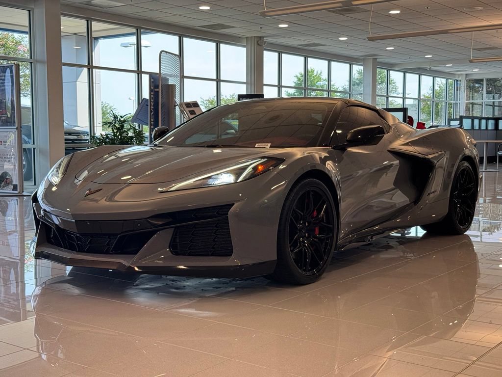 Used 2024 Chevrolet Corvette Z06 RWD image 9