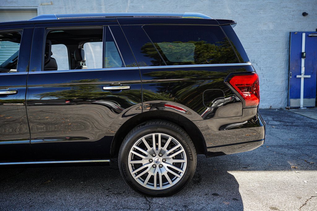 Used 2023 Ford Expedition Platinum image 11