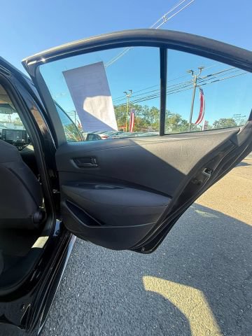 Used 2022 Toyota Corolla LE FWD image 11