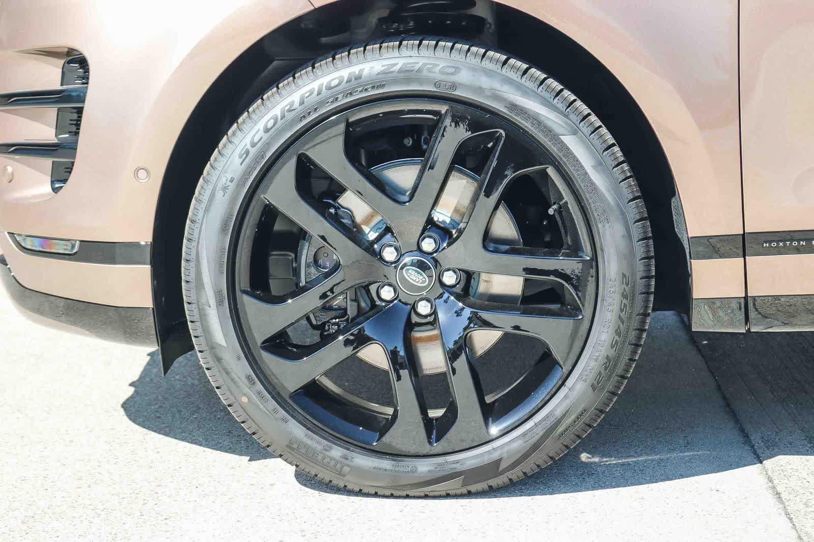 New 2026 Land Rover Range Rover Evoque Hoxton AWD/4WD image 9