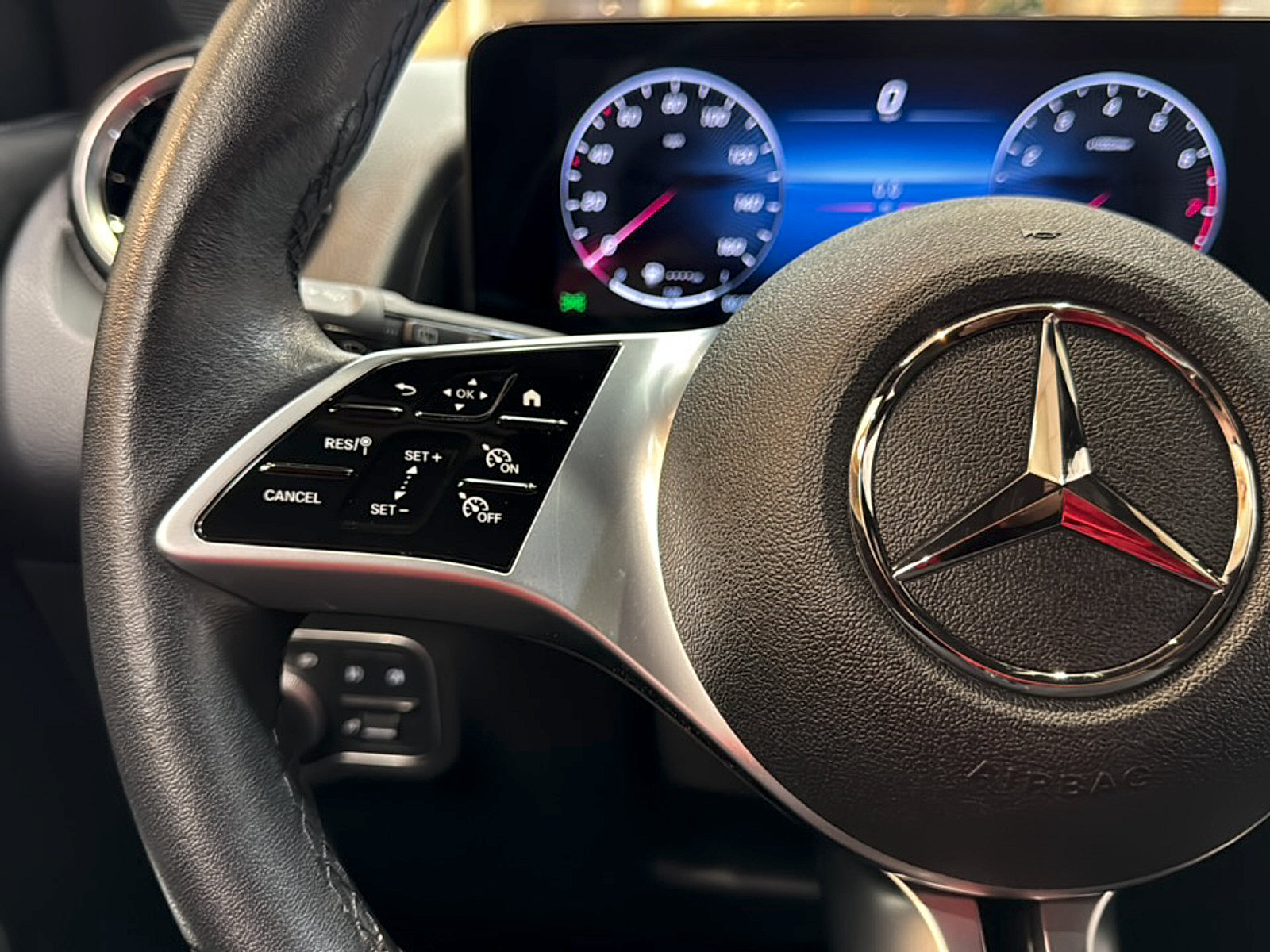 Certified 2025 Mercedes-Benz GLB 250 image 23