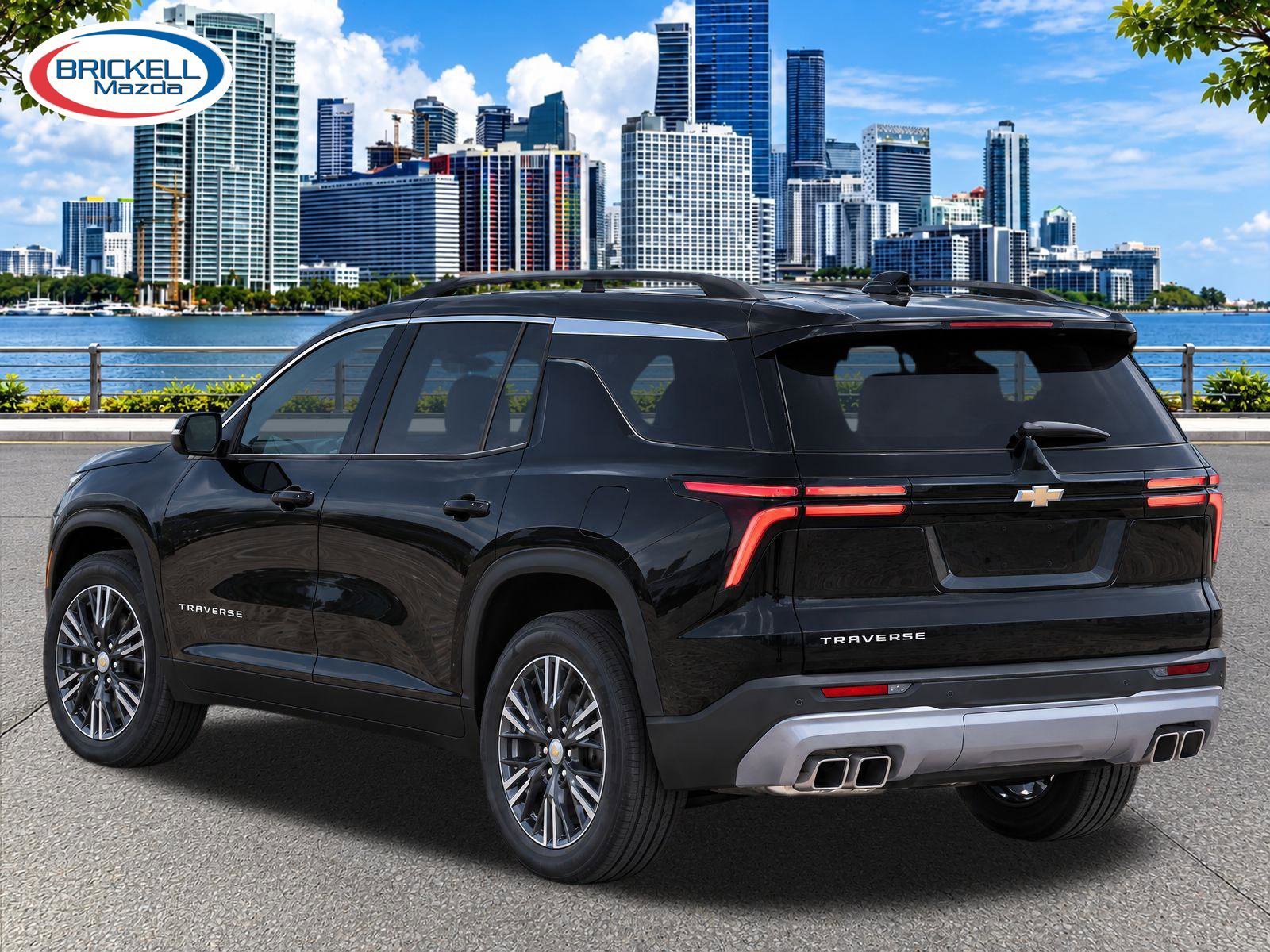 Used 2025 Chevrolet Traverse LT FWD image 3