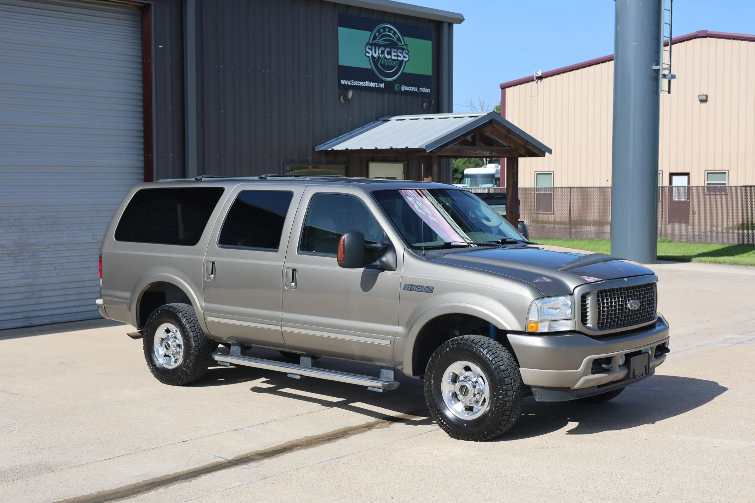 Used 2004 Ford Excursion Limited AWD/4WD image 15