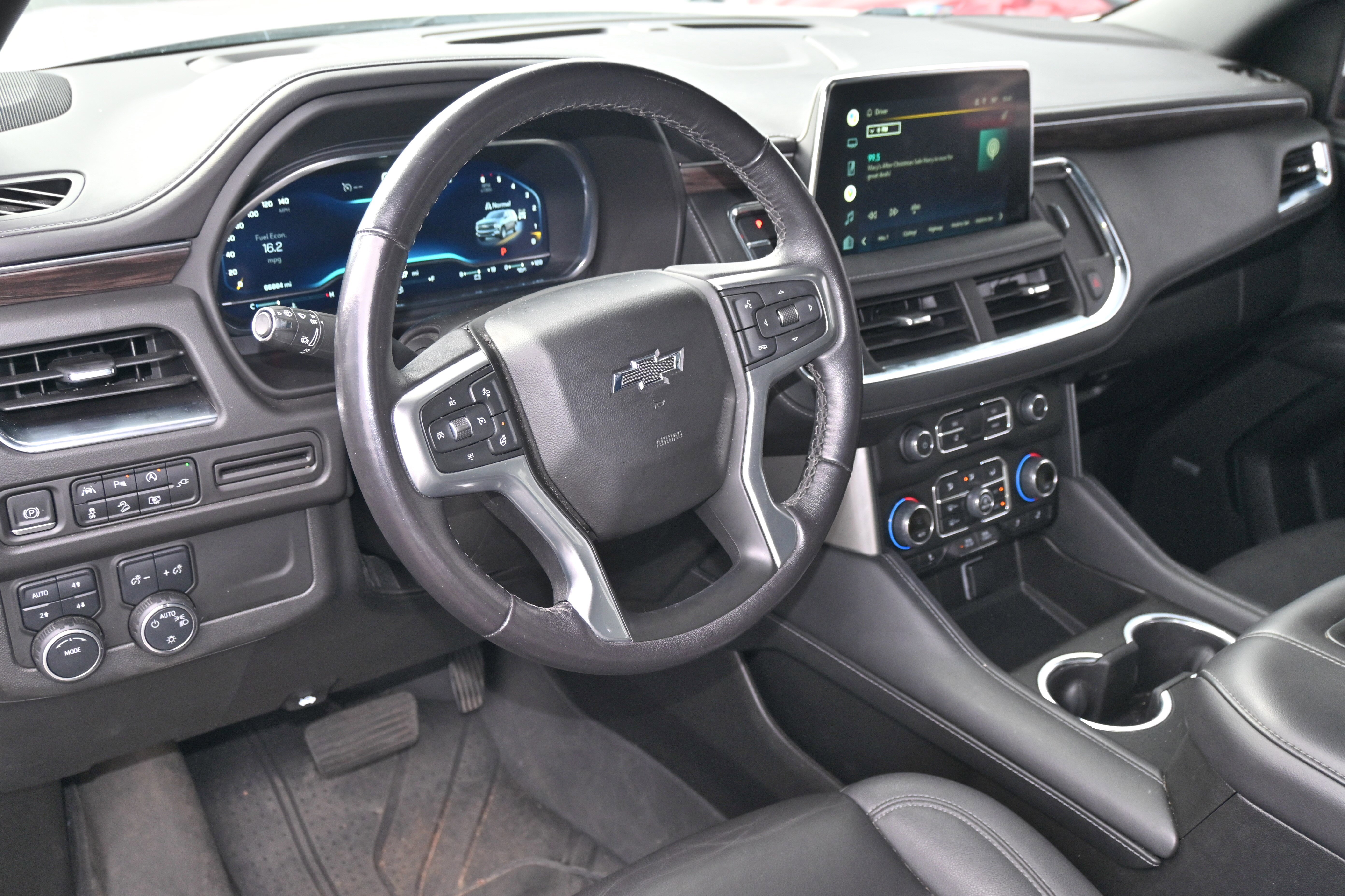 Used 2022 Chevrolet Tahoe Z71 w/ Luxury Package image 3