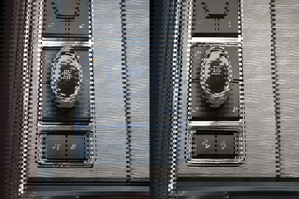 Used 2024 Ford Expedition Limited image 31