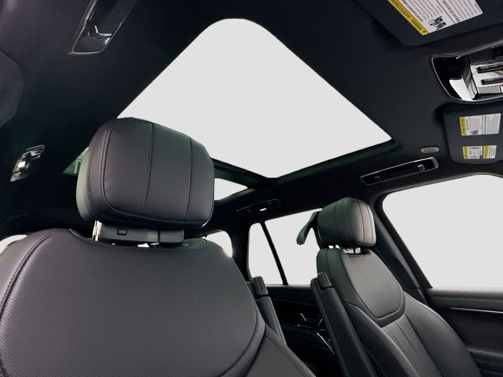 New 2026 Land Rover Range Rover SE image 18