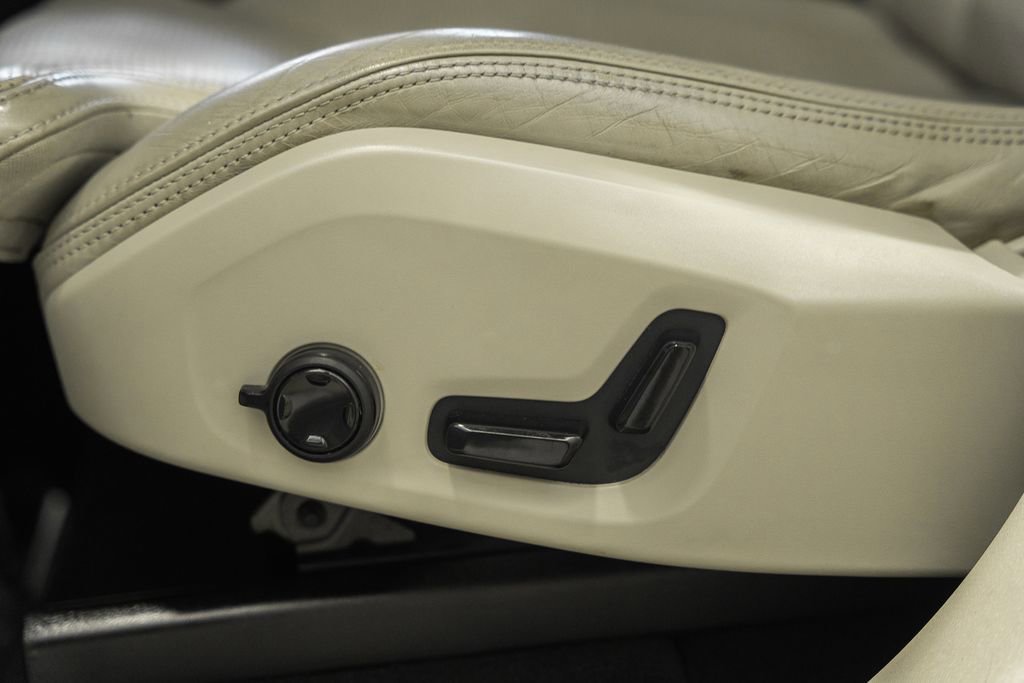 Used 2017 Volvo XC90 T8 Inscription w/ Luxury Package image 37