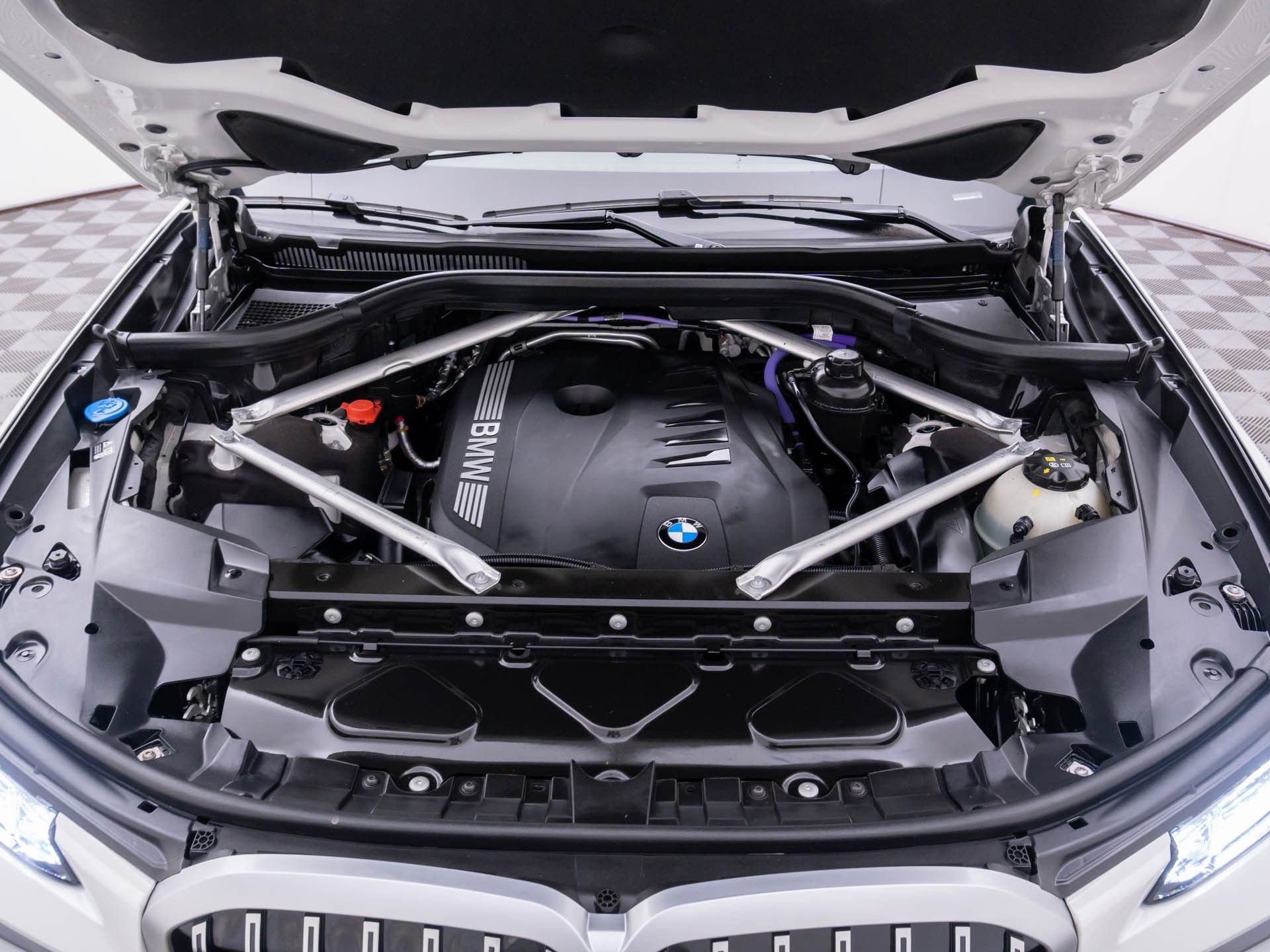 Certified 2025 BMW X7 xDrive40i w/ Executive Package image 33