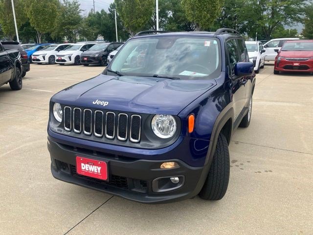 Used 2017 Jeep Renegade Latitude AWD/4WD image 3