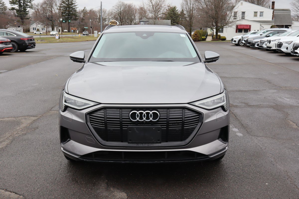 Used 2021 Audi e-tron Premium w/ Convenience Plus Package image 2