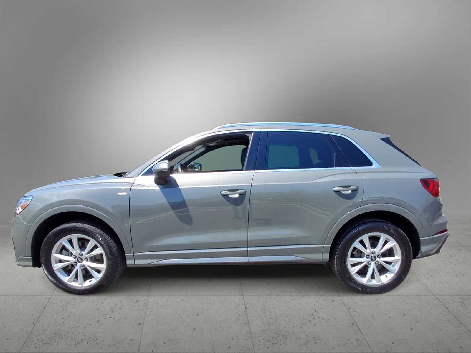 Certified 2024 Audi Q3 2.0T Premium Plus AWD/4WD image 5