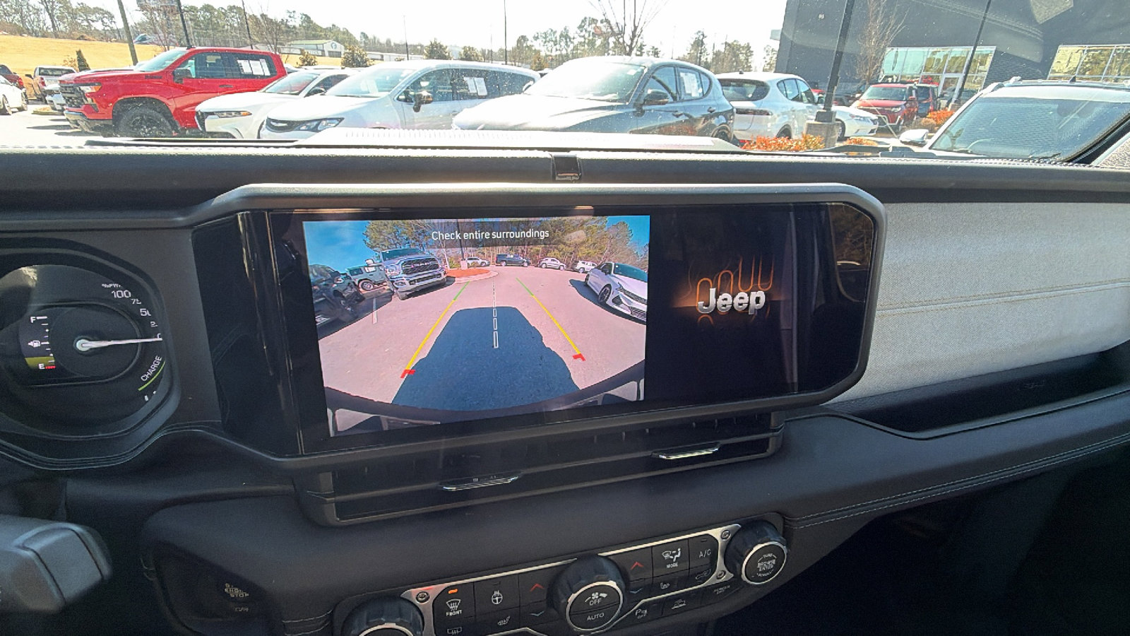 Used 2025 Jeep Wrangler Sahara w/ Safety Group image 32