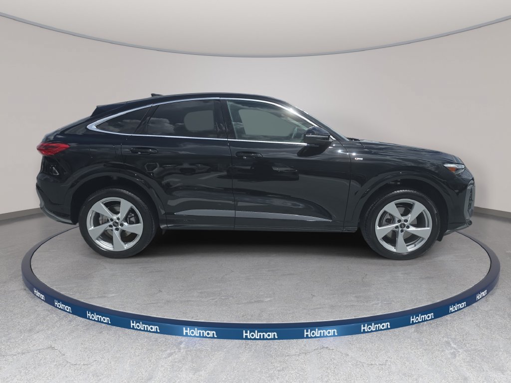 Used 2025 Audi Q5 Premium Plus w/ Premium Plus AWD/4WD image 4