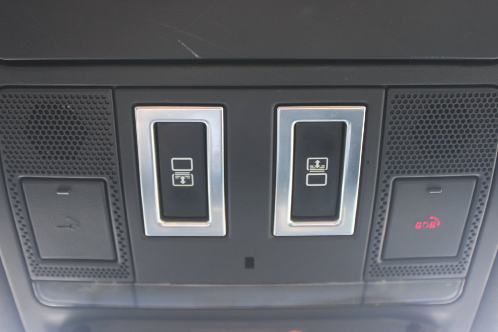 Used 2019 Land Rover Discovery SE AWD/4WD image 56