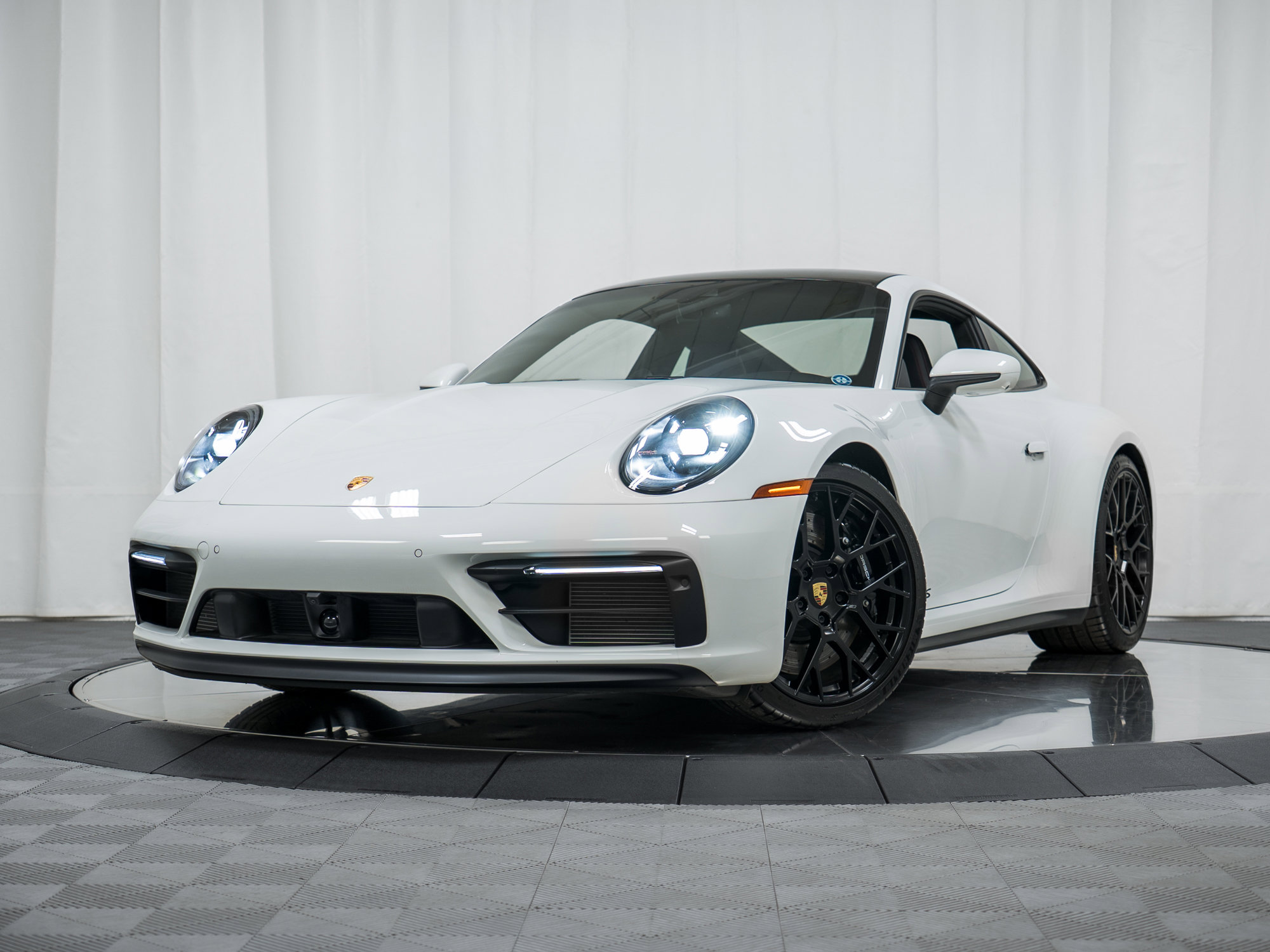 Certified 2024 Porsche 911 Carrera GTS image 34