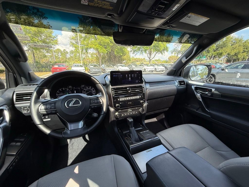 Used 2023 Lexus GX 460 w/ Black Line Special Edition image 20