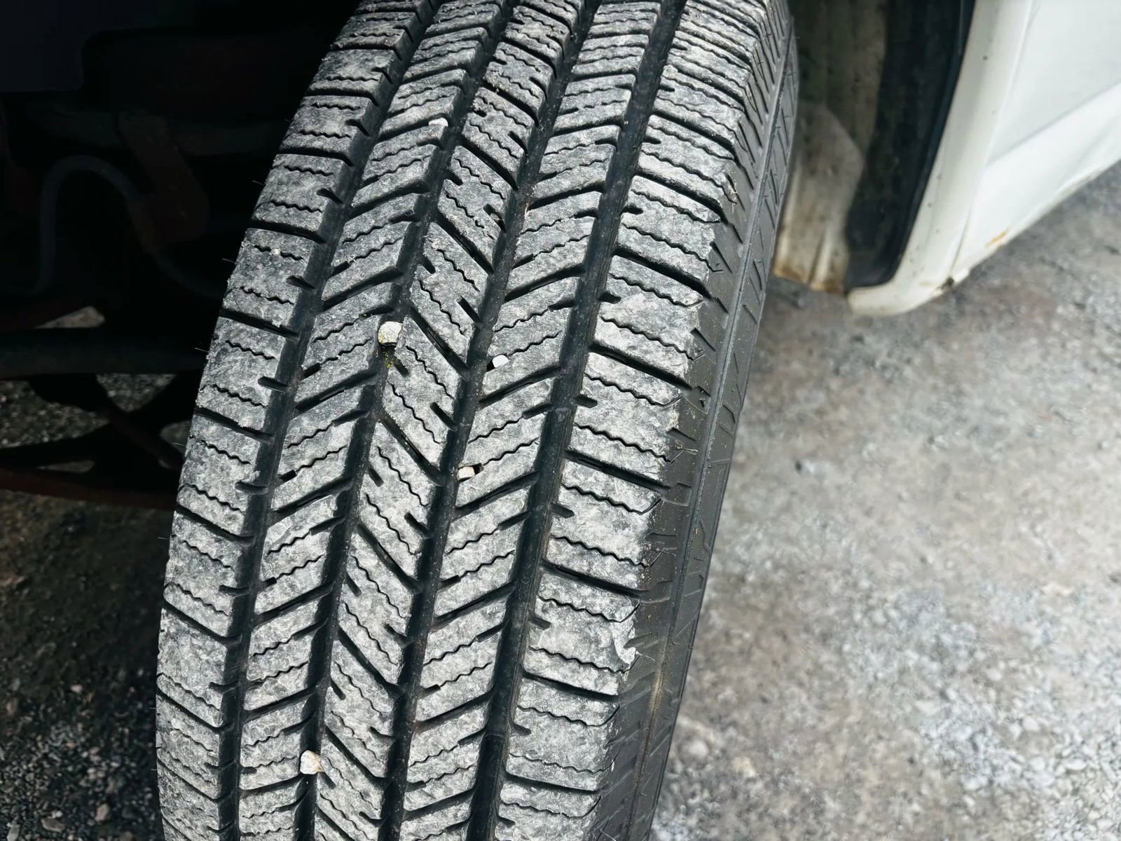 Used 2008 Chevrolet Express 2500 Van 3D image 9