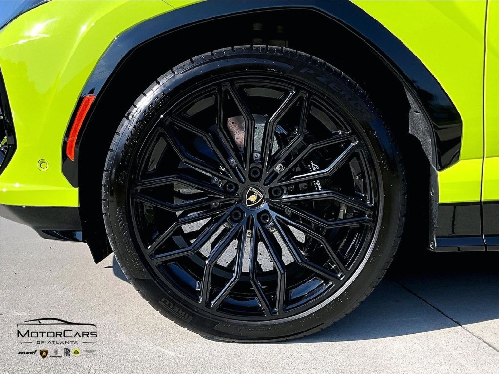 Used 2025 Lamborghini Urus Performante AWD/4WD image 10