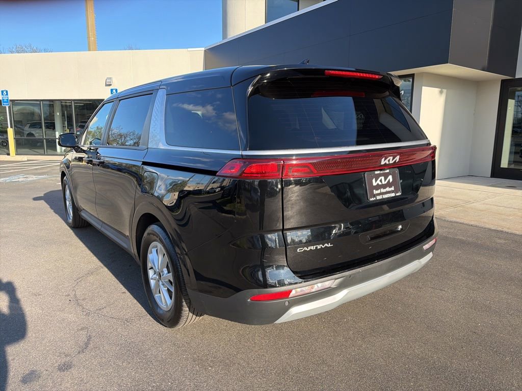 Used 2024 Kia Carnival LX FWD image 9