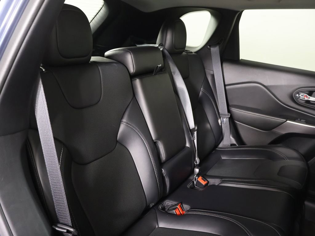 Used 2021 Jeep Cherokee Limited image 31