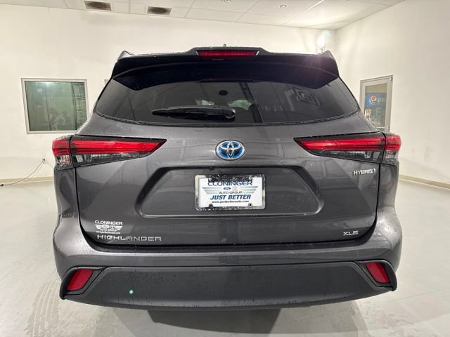 Used 2022 Toyota Highlander XLE AWD/4WD image 8
