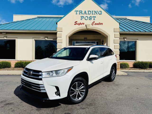 Used 2019 Toyota Highlander XLE image 2