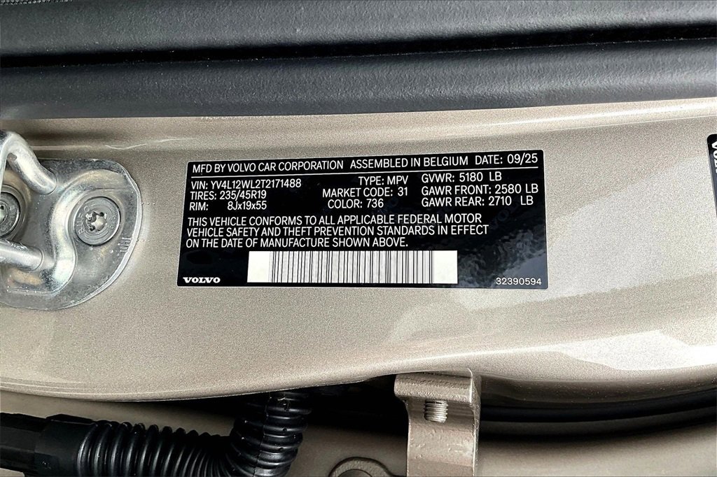 New 2026 Volvo V60 B5 Cross Country Ultra w/ Climate Package image 8