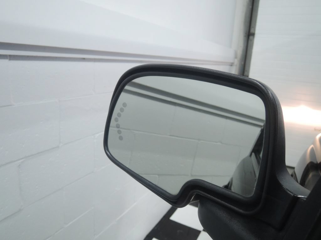 Used 2003 Chevrolet Avalanche 4x4 w/ The North Face Edition image 23