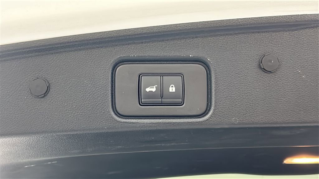 Used 2025 Nissan Pathfinder Platinum image 35