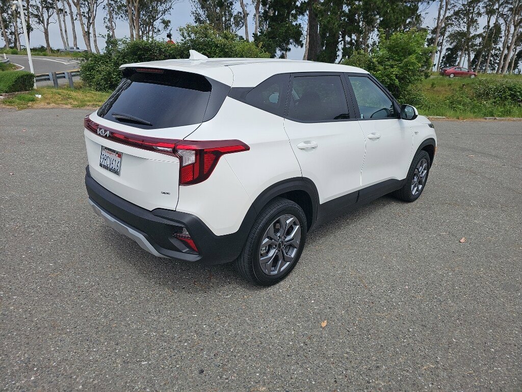 Used 2025 Kia Seltos LX AWD/4WD image 6