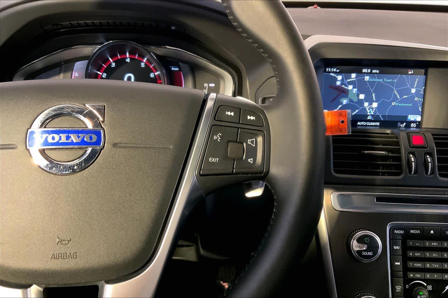 Used 2015 Volvo XC60 T6 AWD/4WD image 24