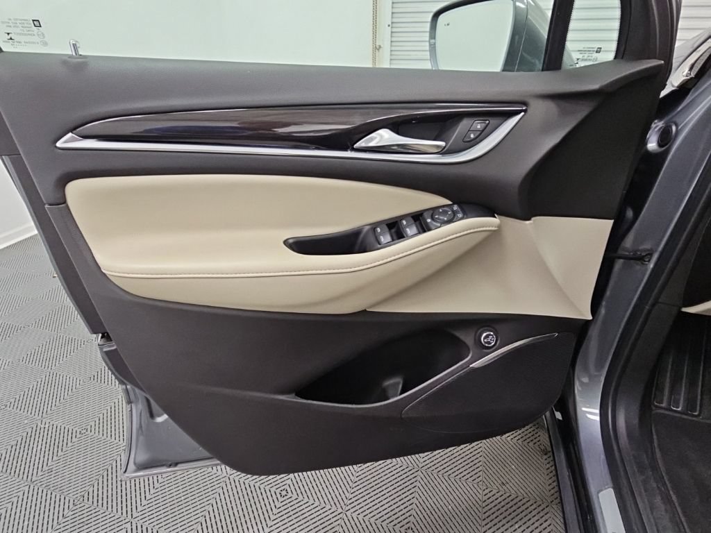 Used 2019 Buick Enclave Essence FWD image 27