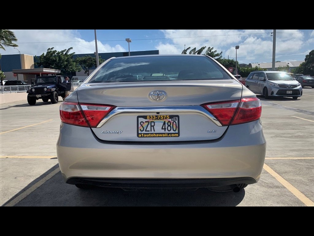 Used 2017 Toyota Camry LE image 6
