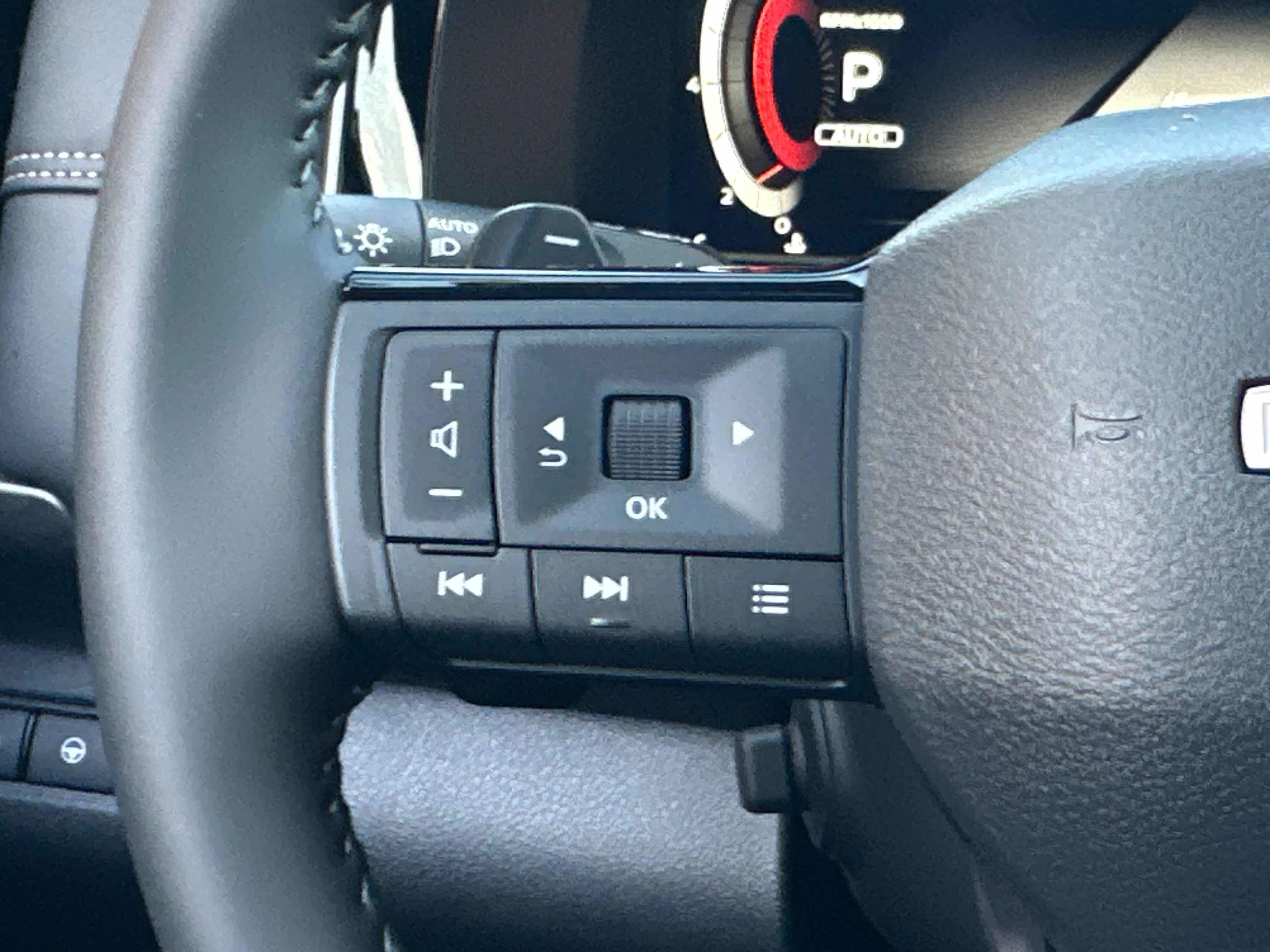 New 2026 Nissan Pathfinder Platinum AWD/4WD image 37