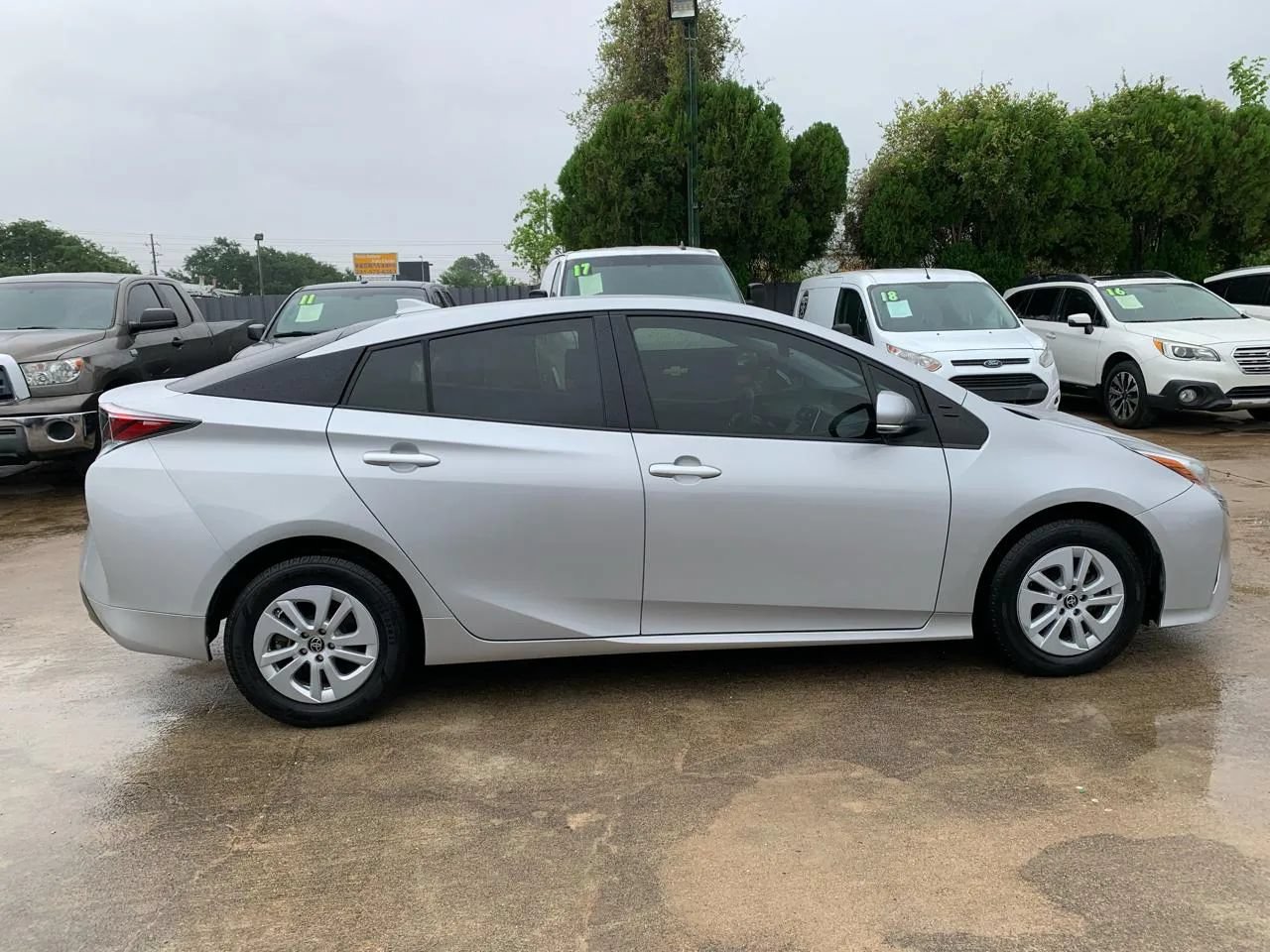 Used 2017 Toyota Prius Two FWD image 8