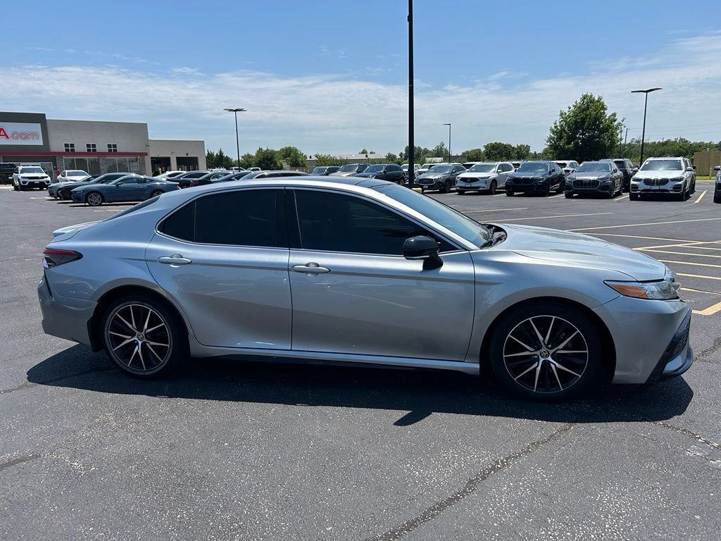 Used 2021 Toyota Camry XSE FWD image 8