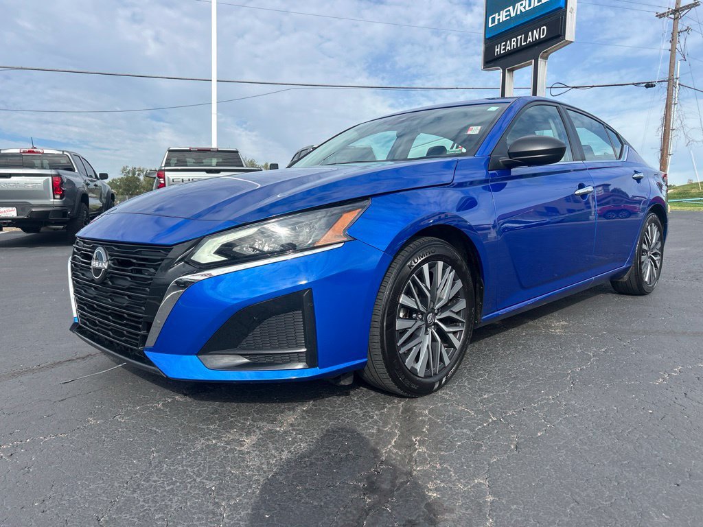Used 2025 Nissan Altima 2.5 SV