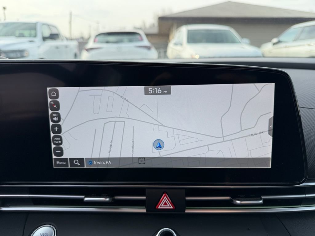 Used 2024 Hyundai Elantra Limited image 19