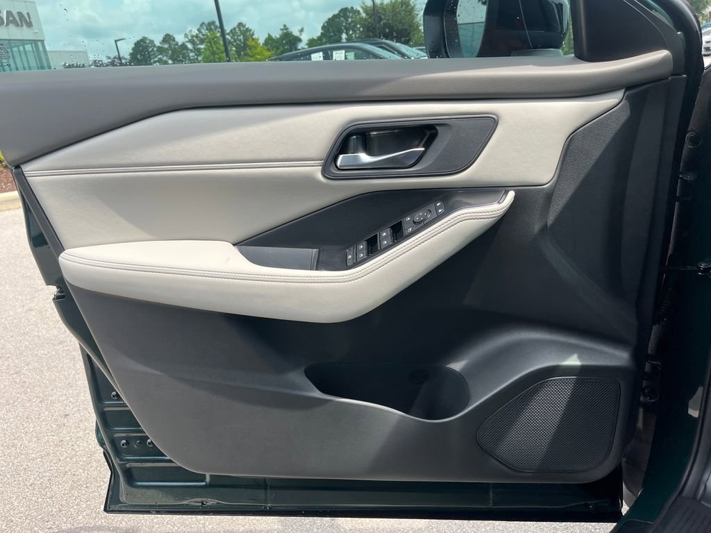 New 2026 Nissan Rogue Dark Armor FWD image 11
